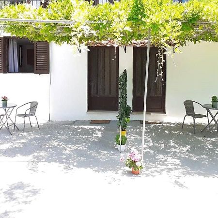 Daphnes Apartments Ratzaklion Luaran gambar