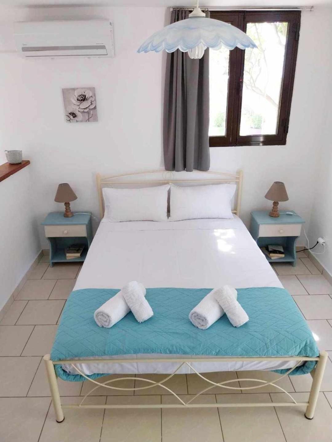 Daphnes Apartments Ratzaklion Luaran gambar
